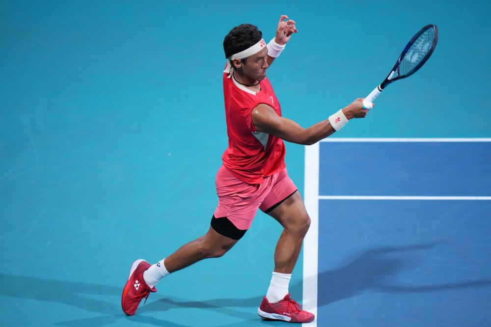 哈马斯称以色列阻止清理废墟的重型设备进入加沙地带.