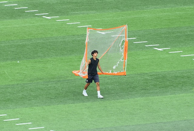 小野兔阻击小孩哥，郑钦文进八强坐稳TOP8，高芙摔拍子难挡出局.